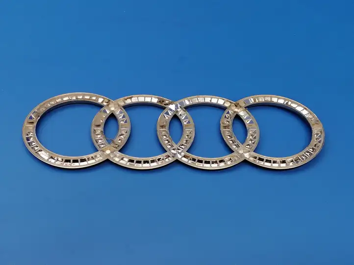 Audi A3/S3 8V (2012 - 2016) Эмблема производителя — фото 2
