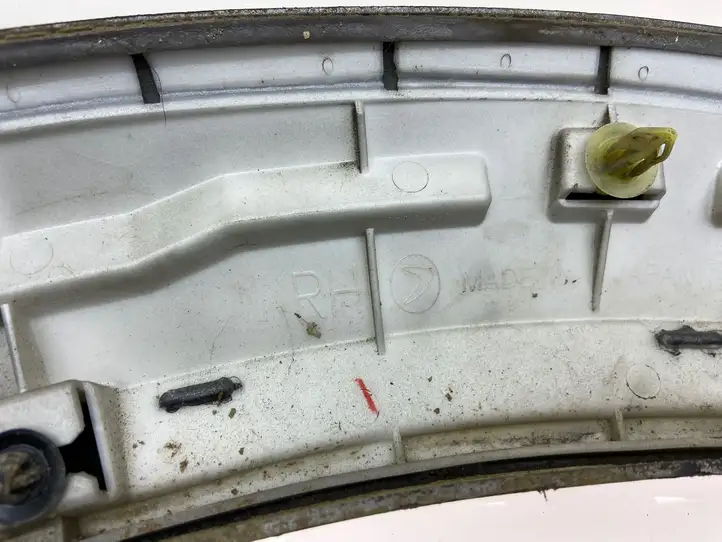 Subaru Legacy (2003 - 2009) Молдинг крыла — фото 4