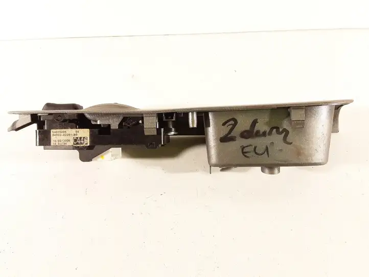 Toyota Corolla E120 E130 (2000 - 2004) 8480202291B0 Кнопка стеклоподъемников — фото 4