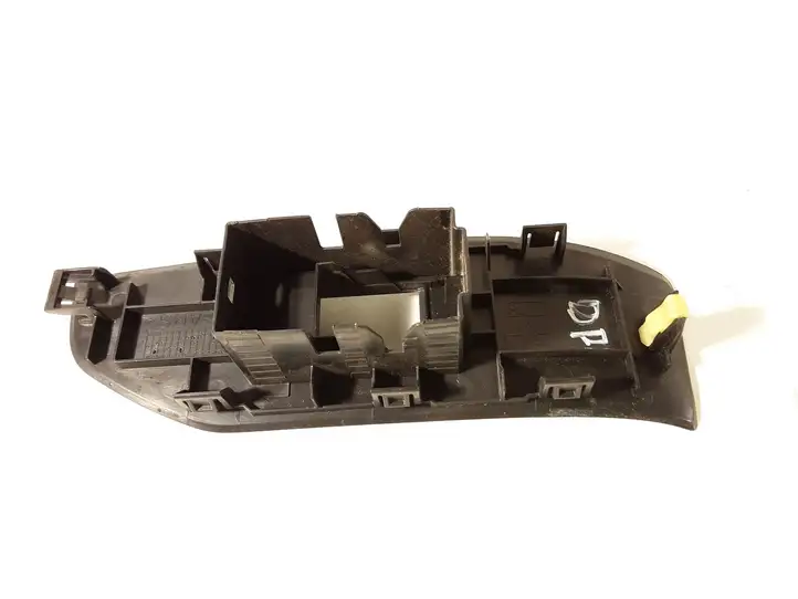 Toyota Verso (2009 - 2012) 742310F040 Накладка кнопки стеклоподъемника — фото 3