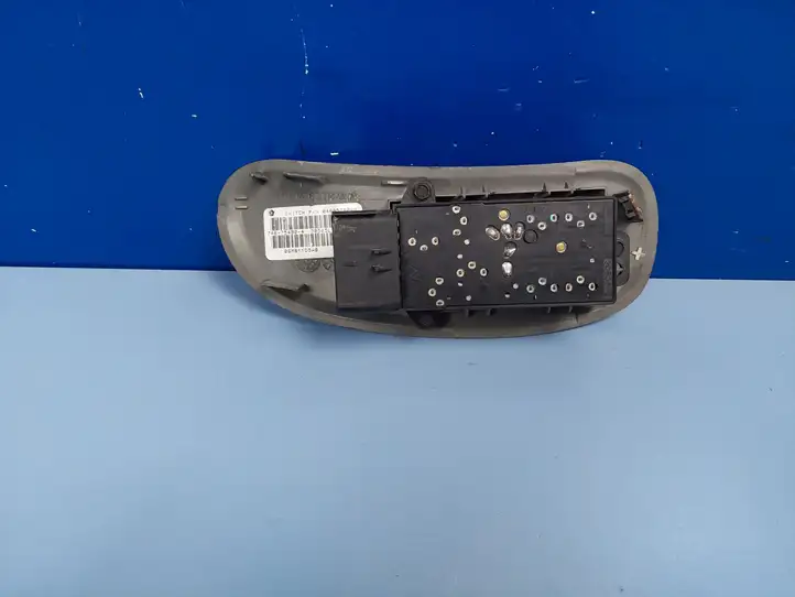 Chrysler Voyager (2001 - 2004) 04685780AB Блок кнопок стеклоподъемников — фото 5
