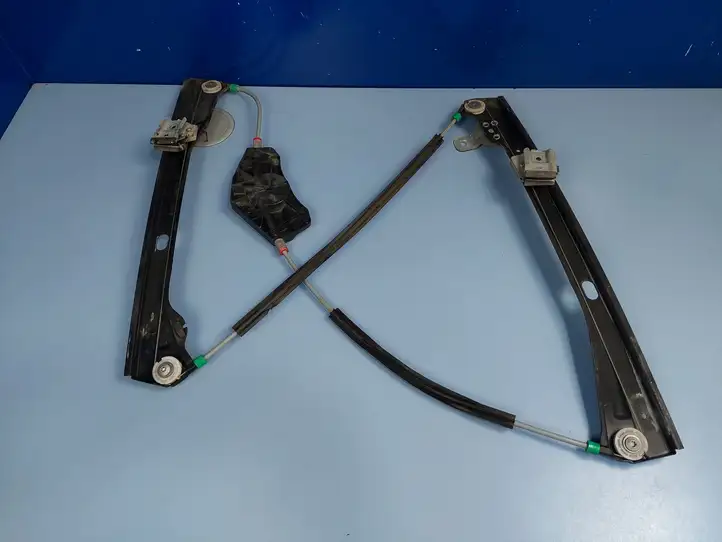 Volkswagen Golf V (2003 - 2009)  E038074012 Механизм для электрического подъема окон передней двери (без двигателя)