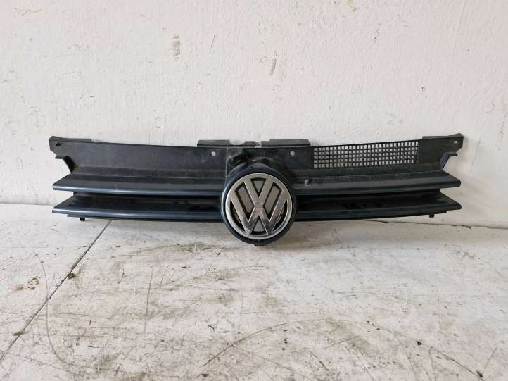 Volkswagen Golf IV Grotelės priekinės