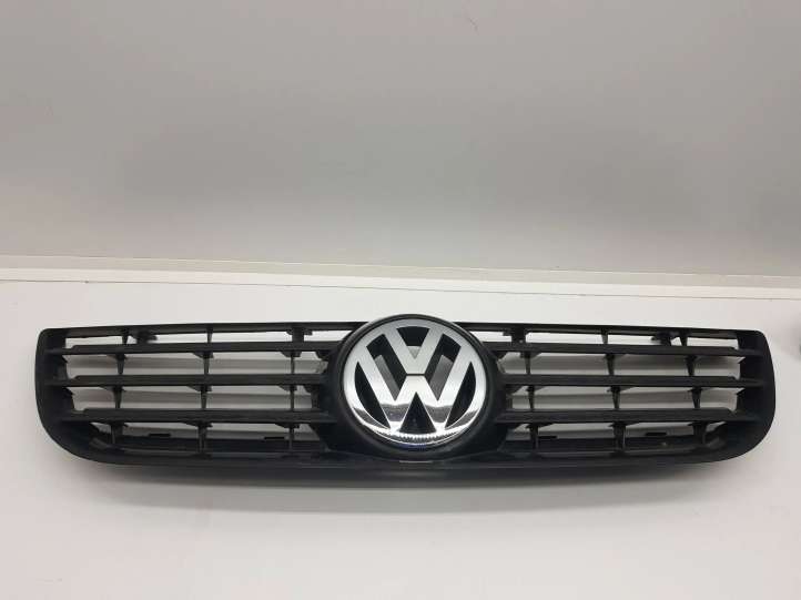 1T0853601 Volkswagen Polo Grotelės priekinės