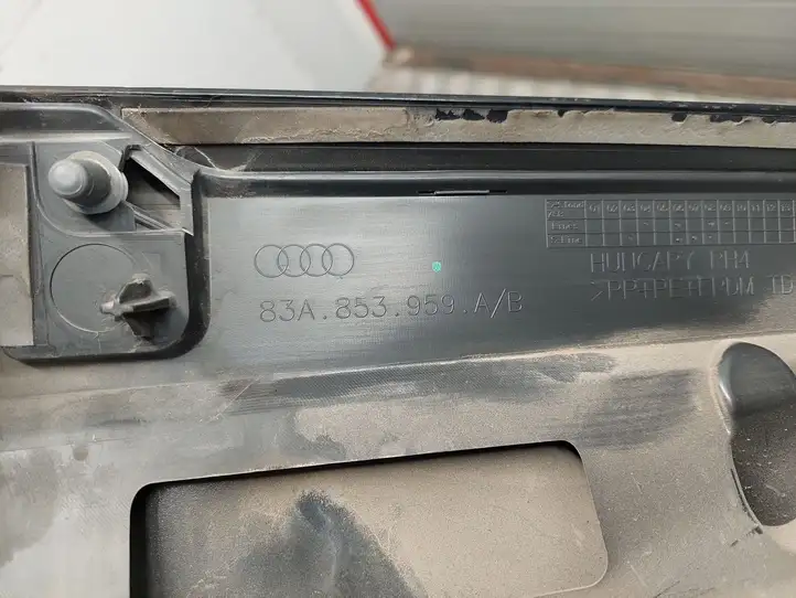 Audi Q3 F3 (2018 - ) 83A853959A Молдинг передней двери — фото 7