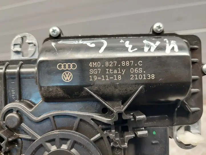 Audi Q7 4M (2015 - ) 4M0827887C Доводчик крышки багажника — фото 2