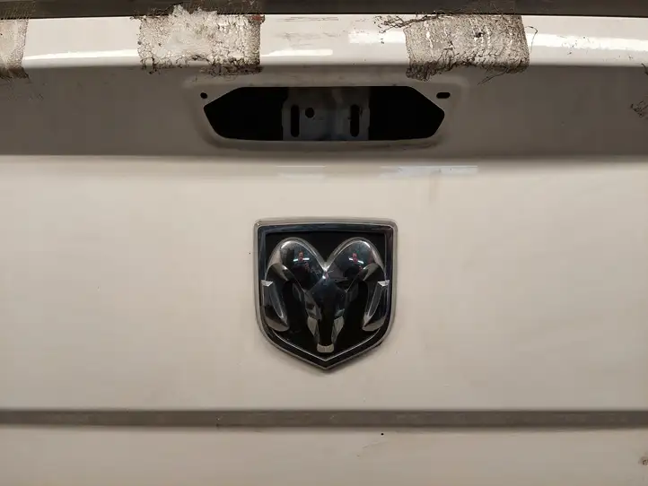 Dodge Ram (2008 - ) Крышка багажника — фото 3