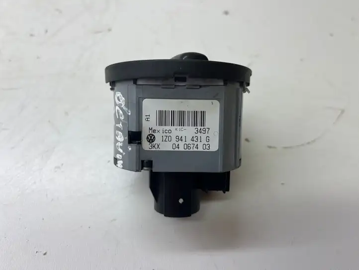 Skoda Octavia Mk2 (1Z) (2004 - 2013) 1Z0941431G Включатель фонарей — фото 4
