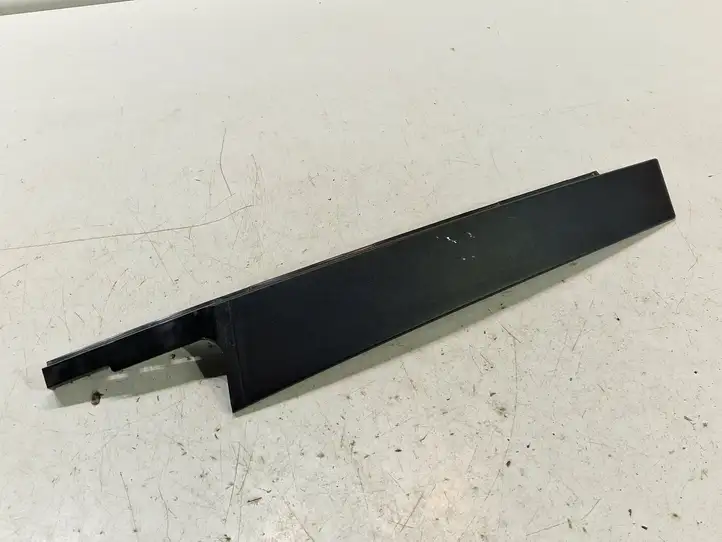 BMW 1 F20 F21 (2011 - 2019) 51337340628 Накладка стекла задней двери — фото 1