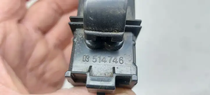 Toyota Avensis Verso (2001 - 2004) 8403044020 Блок кнопок стеклоподъемников — фото 2