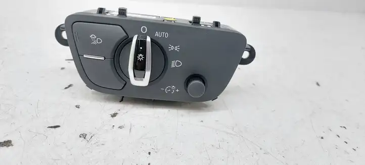 Audi A4 S4 B9 (2015 - 2019) 4M0941531S Включатель фонарей — фото 3