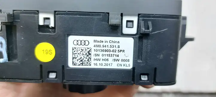 Audi A4 S4 B9 (2015 - 2019) 4M0941531S Включатель фонарей — фото 4
