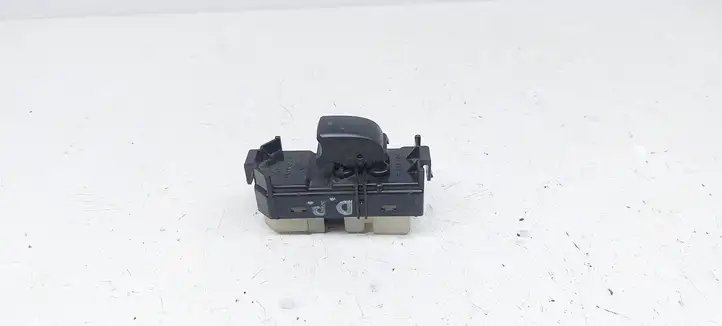 Toyota Avensis Verso (2001 - 2004) 8403044020 Блок кнопок стеклоподъемников — фото 1