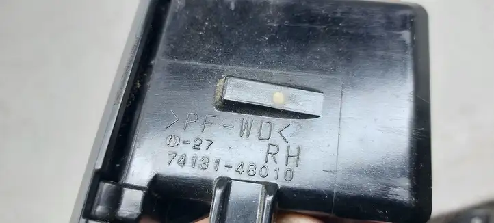 Toyota Avensis Verso (2001 - 2004) 7413148010 Дверная пепельница — фото 3