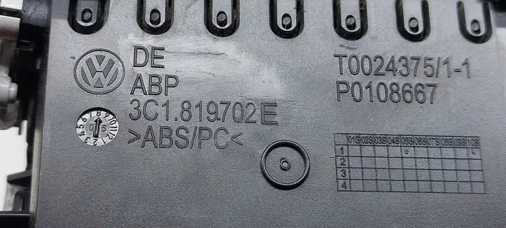 Volkswagen PASSAT B6 (2005 - 2010) 3C1819706 Боковой воздушный дефлектор — фото 3