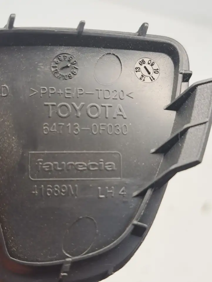 Toyota Verso (2009 - 2012) 647130F030 Крышка — фото 7