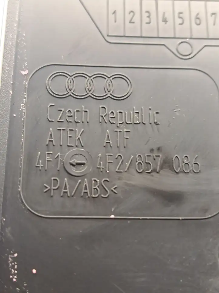 Audi A6 S6 C6 4F (2004 - 2008) 4F2857086 Боковая отделка панели приборов — фото 4