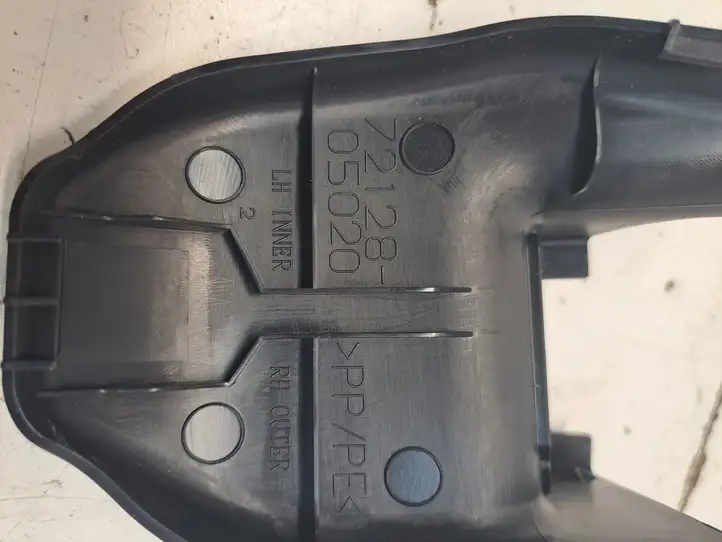 Toyota Avensis T270 (2009 - 2012) 7212805020 Отделка нижней направляющей раздвижной двери — фото 4