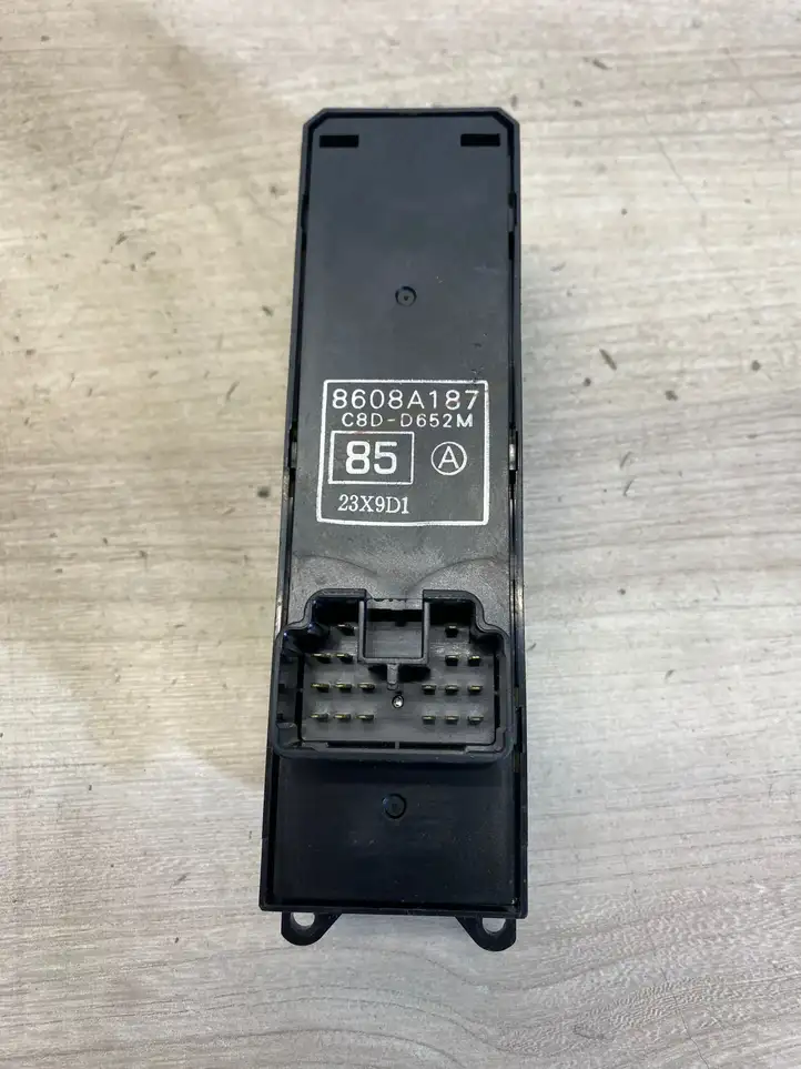 Mitsubishi Outlander (2012 - 2014) 8608a187 Кнопка стеклоподъемников — фото 4