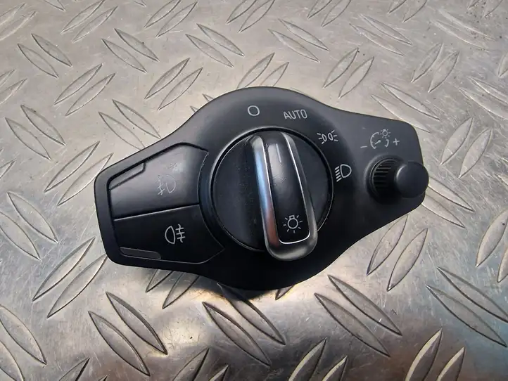 Audi A4 S4 B8 8K (2007 - 2011) 8K0941531G Включатель фонарей — фото 1