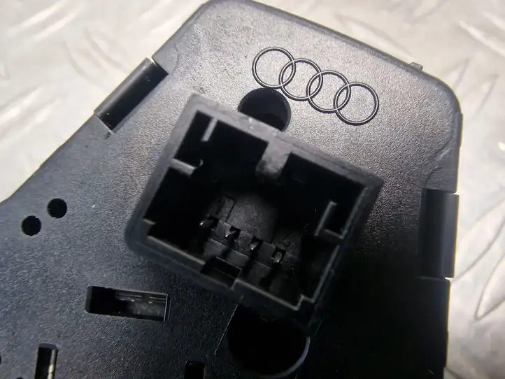 Audi A4 S4 B8 8K (2007 - 2011) 8K0941531G Включатель фонарей — фото 4
