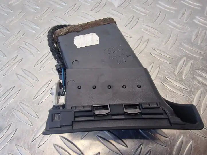 Audi A4 S4 B7 8E 8H (2004 - 2009) 8E0820901F Боковой воздушный дефлектор — фото 2
