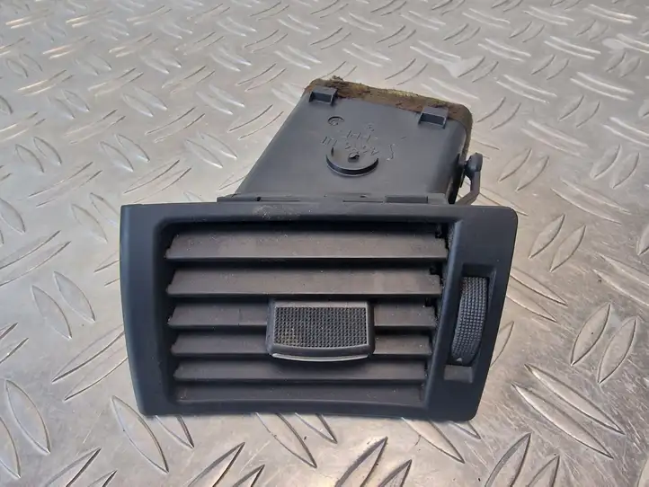 Audi A4 S4 B7 8E 8H (2004 - 2009) 8E0820901F Боковой воздушный дефлектор — фото 1