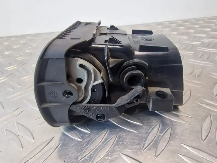 Volkswagen PASSAT B5.5 (2001 - 2005) 3B0819703D Боковой воздушный дефлектор — фото 3