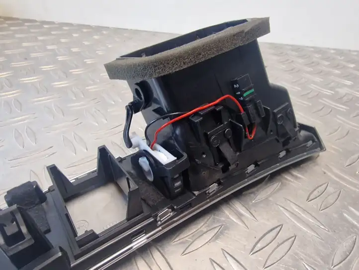 Audi A6 S6 C6 4F (2004 - 2008) 4F1820901D Боковой воздушный дефлектор — фото 3