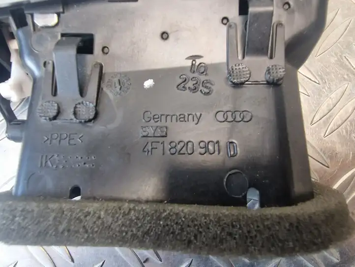 Audi A6 S6 C6 4F (2004 - 2008) 4F1820901D Боковой воздушный дефлектор — фото 4