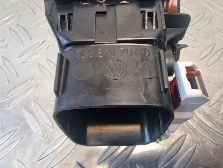 Volkswagen PASSAT B5.5 (2001 - 2005) 3B0819704D Боковой воздушный дефлектор — фото 4