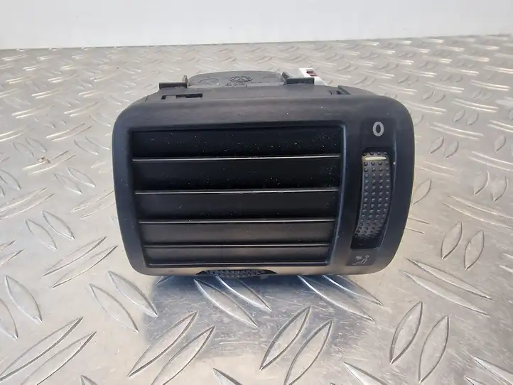 Volkswagen PASSAT B5.5 (2001 - 2005) 3B0819703D Боковой воздушный дефлектор — фото 1