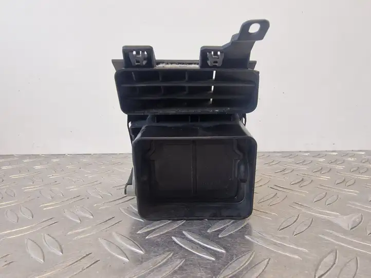 Volkswagen Touran I (2003 - 2010) 1T0819703A Боковой воздушный дефлектор — фото 3