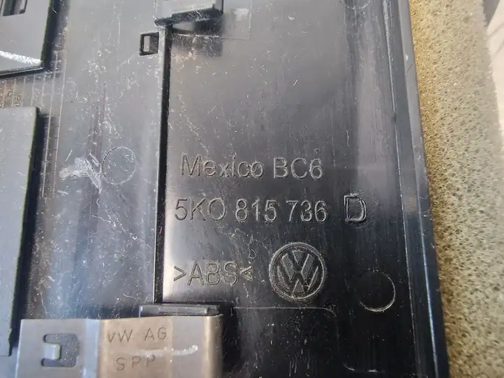 Volkswagen Golf V (2003 - 2009) 5K0815736D Центральный воздушный дефлектор — фото 4
