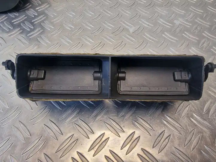 Audi A4 S4 B6 8E 8H (2000 - 2006) 8E0820951H Центральный воздушный дефлектор — фото 4