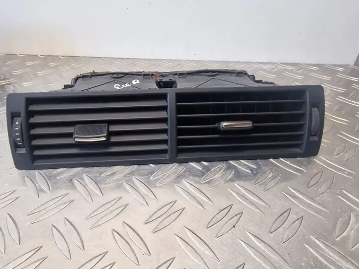 Audi A4 S4 B6 8E 8H (2000 - 2006) 8E0820951H Центральный воздушный дефлектор — фото 1
