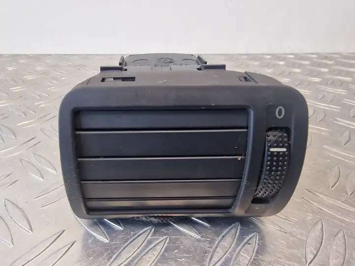 Volkswagen PASSAT B5.5 (2001 - 2005) 3B0819703D Боковой воздушный дефлектор — фото 1