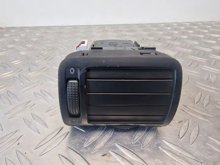 Volkswagen PASSAT B5.5 (2001 - 2005) 3B0819704D Боковой воздушный дефлектор — фото 1