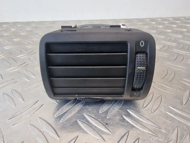 Volkswagen PASSAT B5.5 (2001 - 2005) 3B0819703D Боковой воздушный дефлектор — фото 1