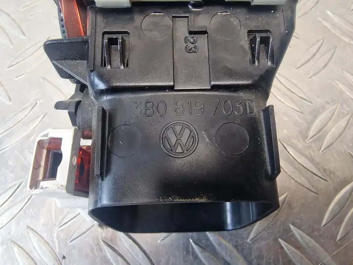 Volkswagen PASSAT B5.5 (2001 - 2005) 3B0819703D Боковой воздушный дефлектор — фото 4