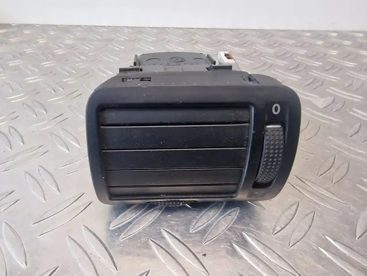 Volkswagen PASSAT B5.5 (2001 - 2005) 3B0819703D Боковой воздушный дефлектор — фото 1