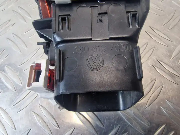 Volkswagen PASSAT B5.5 (2001 - 2005) 3B0819703D Боковой воздушный дефлектор — фото 4