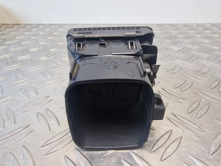 Volkswagen PASSAT B5.5 (2001 - 2005) 3B0819704D Боковой воздушный дефлектор — фото 3