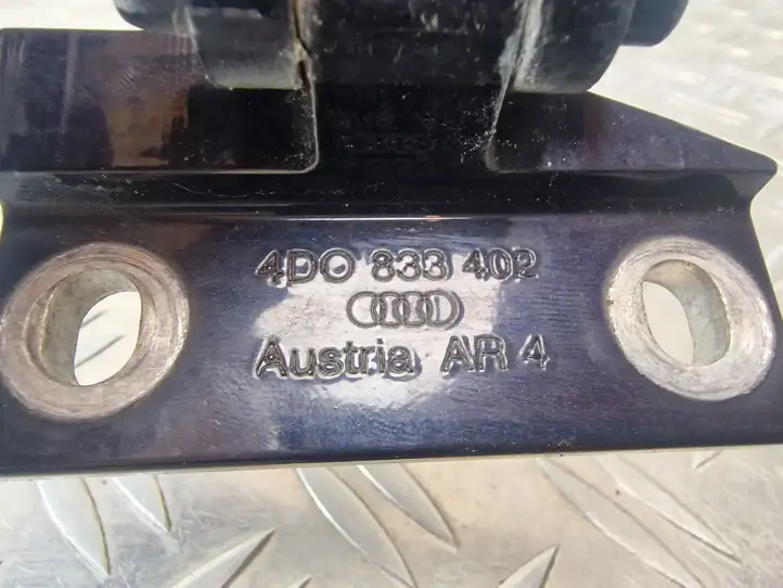 Audi A8 S8 D2 4D (1999 - 2002) 4D0833402 Верхняя петля задней двери — фото 3