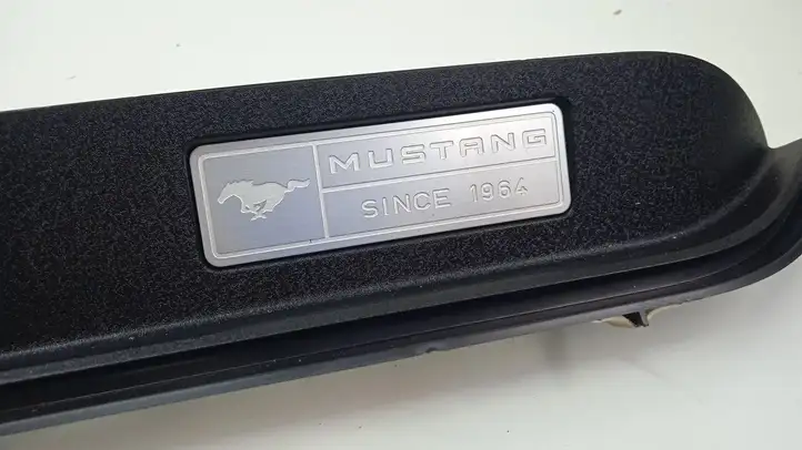 Ford Mustang VI (2015 - ) GR3B63044B88 Отделка внутренней панели салона — фото 3