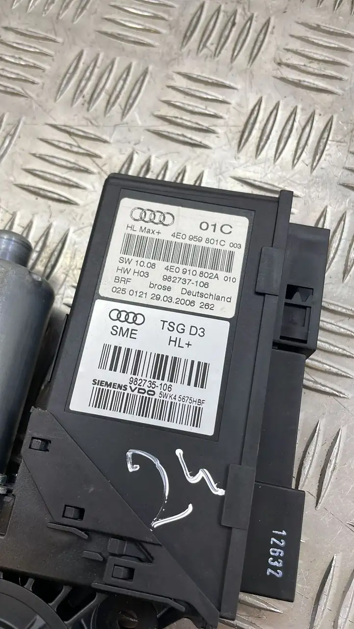 Audi A8 S8 D3 4E (2005 - 2007) 4E0910802 Стеклоподъемник задней двери — фото 2