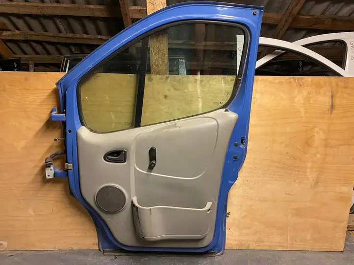 Renault Trafic II (X83) (2002 - 2014) Дверь — фото 12