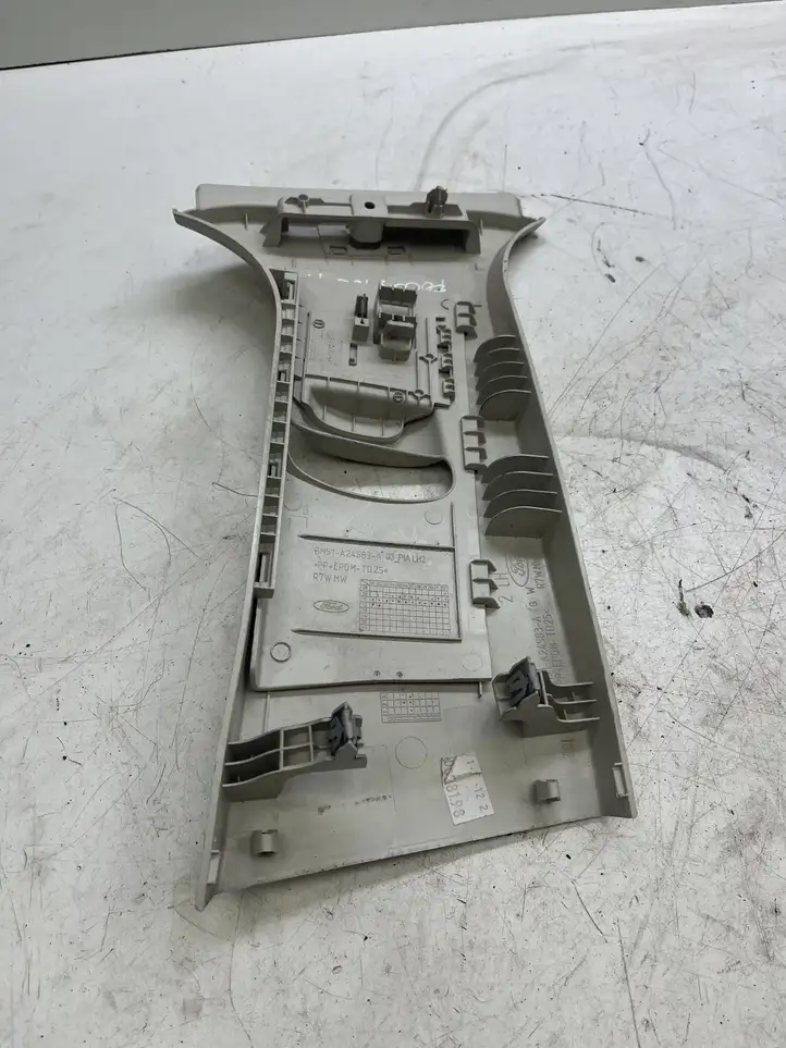 Ford Focus (2011 - 2015) BM51A24583A Верхняя обшивка стойки B — фото 3