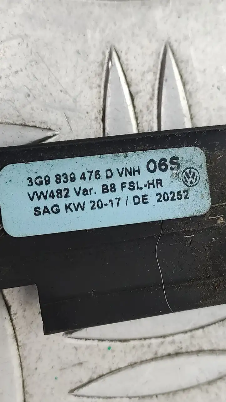 Volkswagen PASSAT B8 (2015 - ) 3G9839476 Накладка стекла задней двери — фото 2