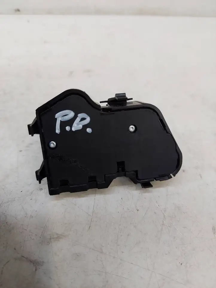 Mercedes-Benz C W204 (2007 - 2014)  A2048709010 Управление регулеровки сидений 